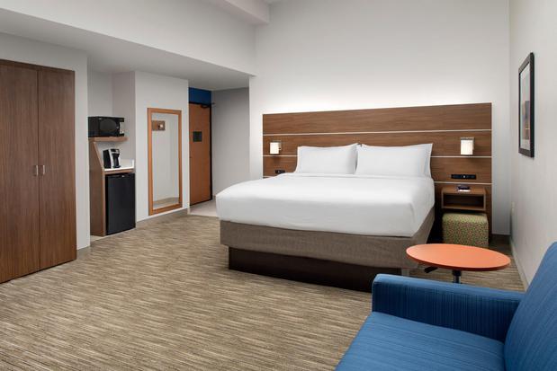 Images Holiday Inn Express San Antonio N-Riverwalk Area by IHG