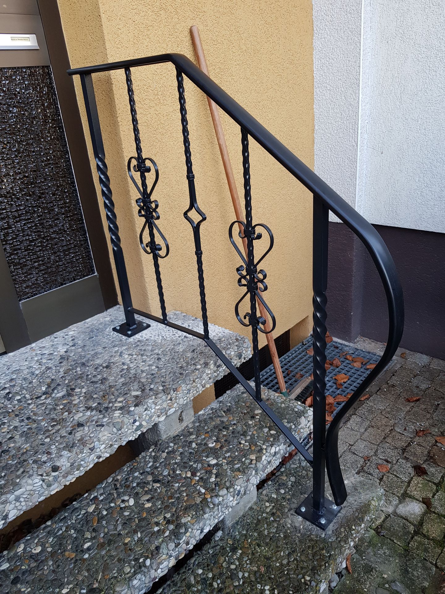 Schlosserei Ott Metallbau Schlüsseldienst GmbH, Schulstr. 15 in Zirndorf