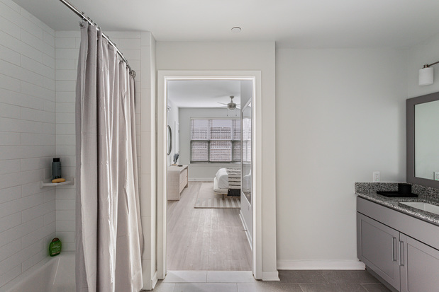 Images Glen Oaks Apartments