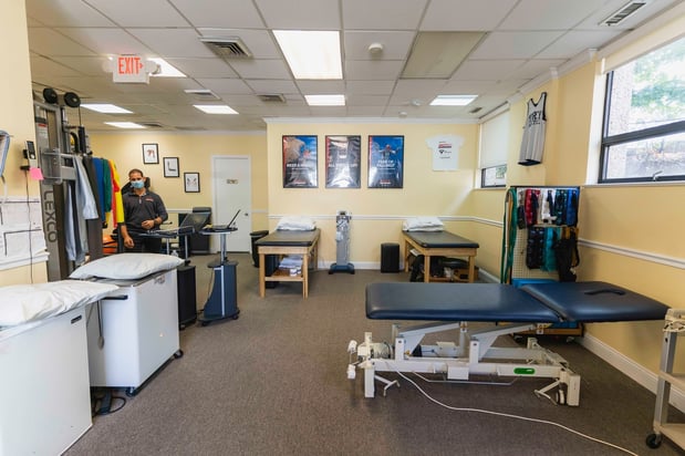 Images MOTION Sports Medicine - Dobbs Ferry