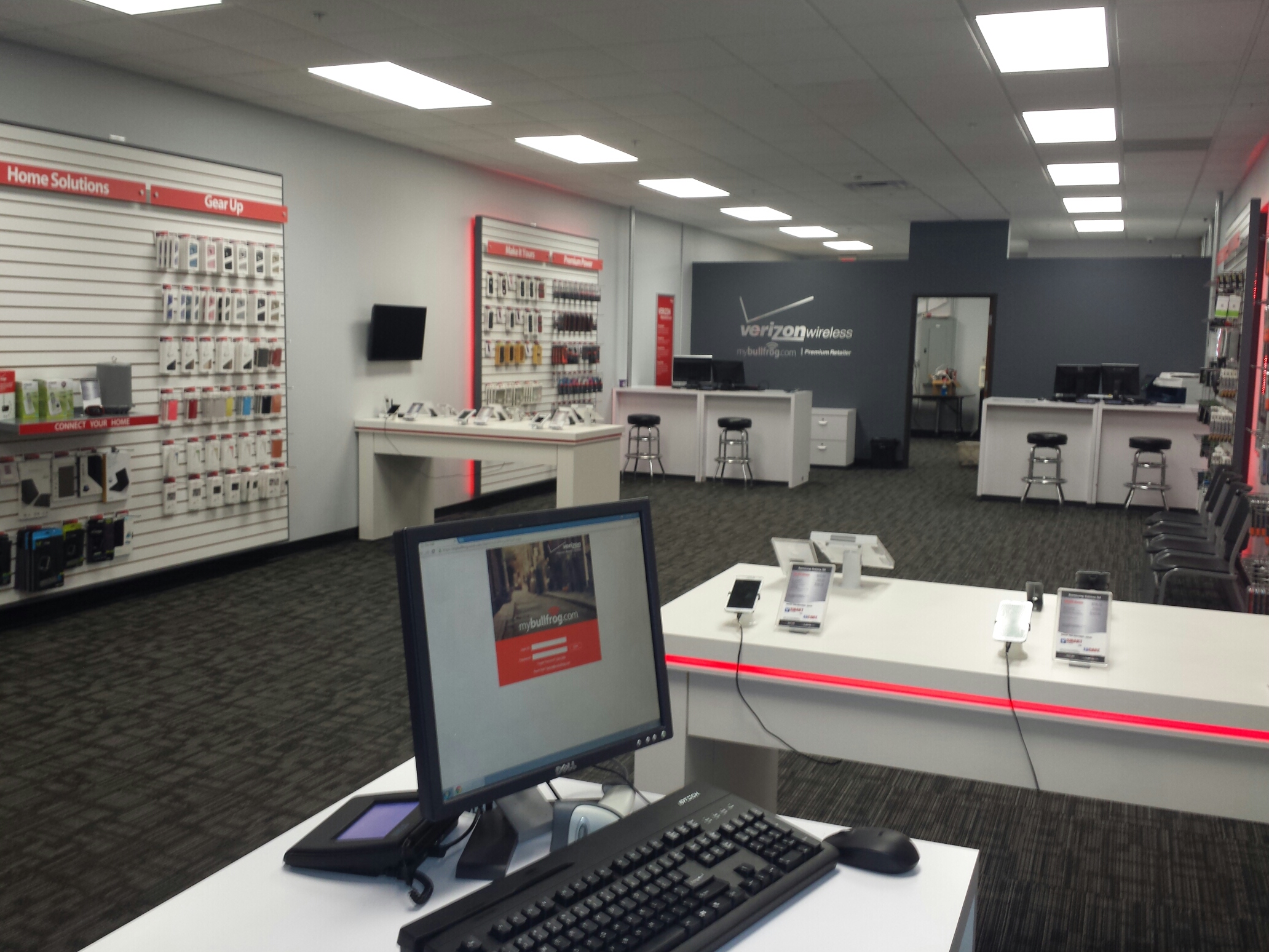 Verizon Authorized Retailer – GoWireless Photo