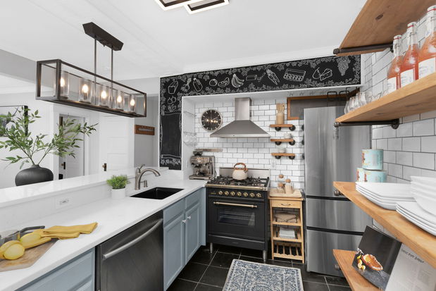 Images Natalie Hengel, REALTOR