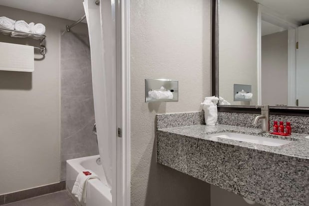 Images SureStay Plus by Best Western San Antonio North