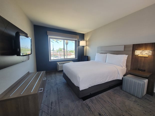 Images Holiday Inn Express San Diego South - Chula Vista by IHG