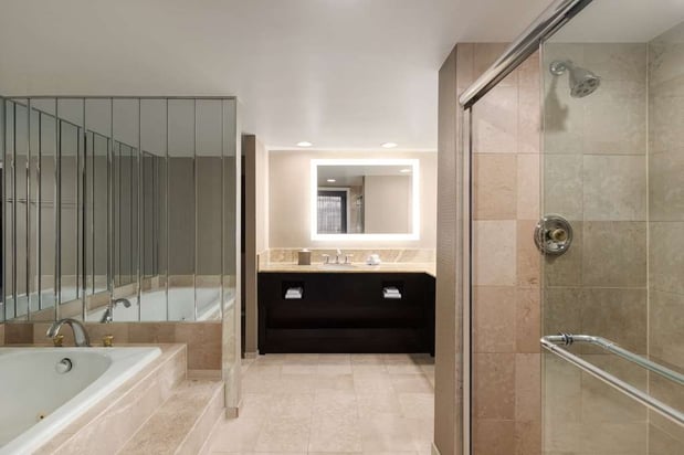 Images DoubleTree by Hilton New York LaGuardia Airport