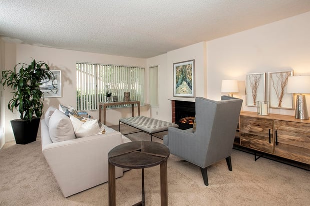 Images Delta Pointe Apartments