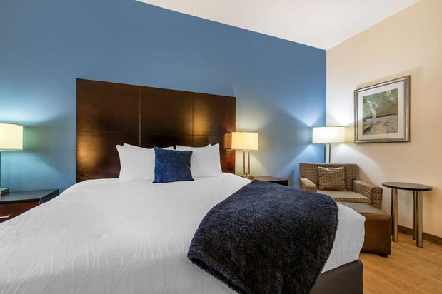Images Best Western Plus Lytle Inn & Suites