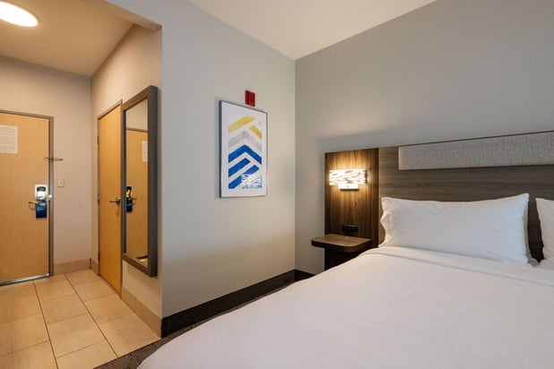 Images Holiday Inn Express & Suites Berkeley by IHG