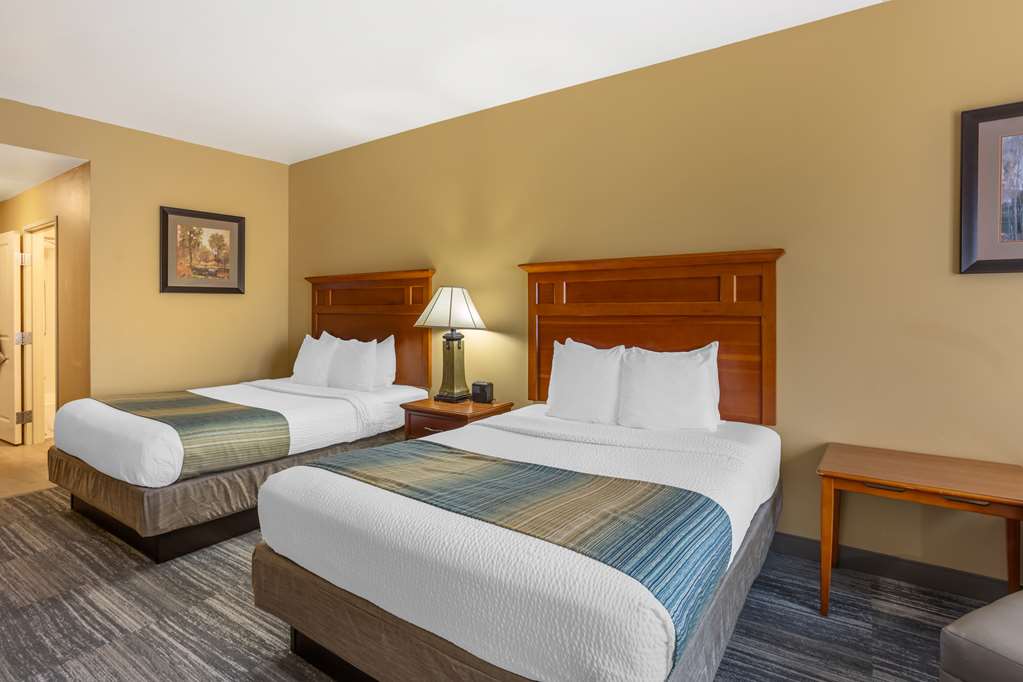 2 Queen Bed Room
