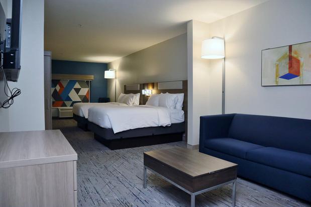 Images Holiday Inn Express & Suites Baton Rouge North, an IHG Hotel