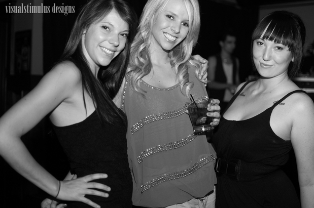 Images Alibi Bar & Grill