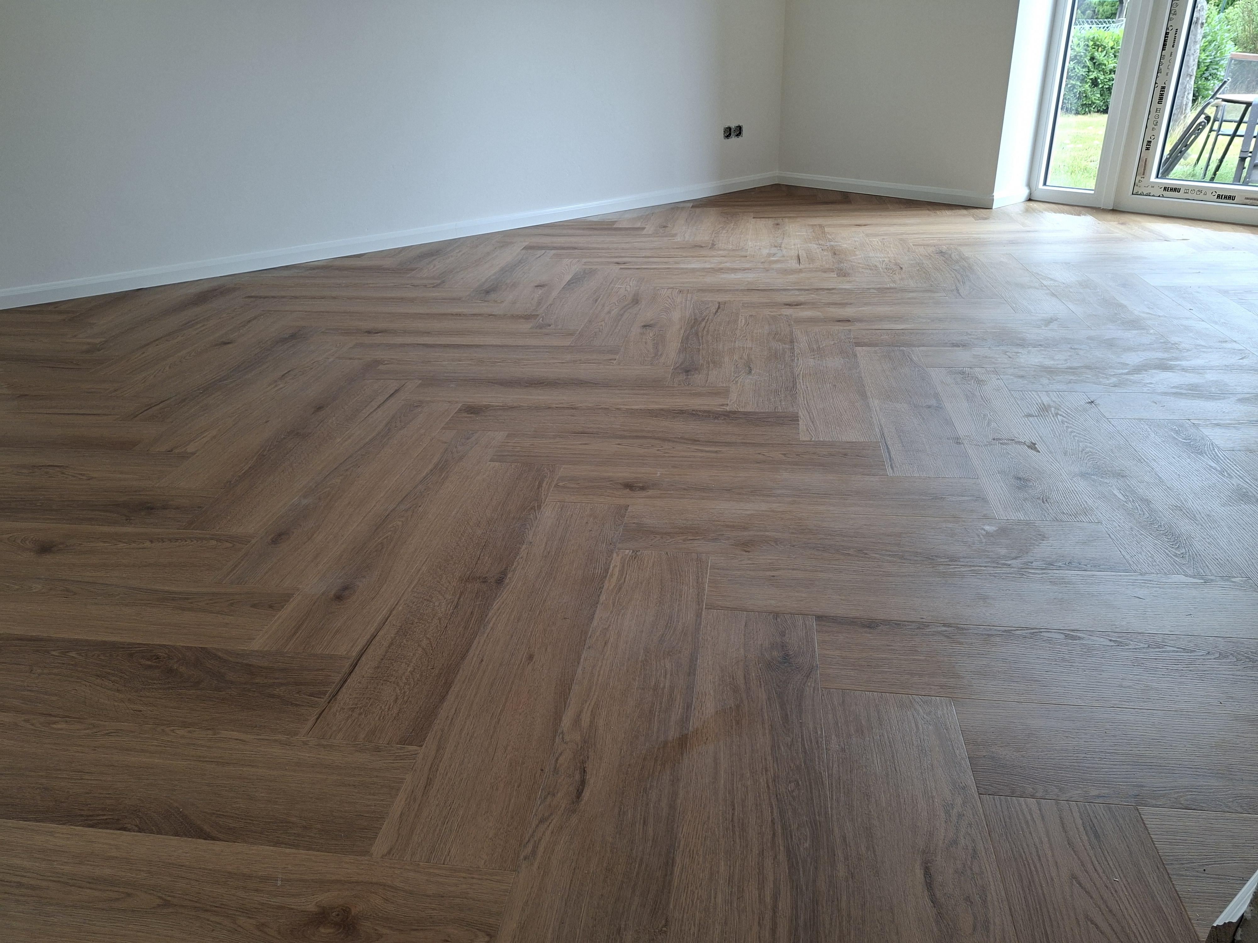 CJ-Bodenleger Christopher Jentzen, Dorfstraße 43 in Glasin