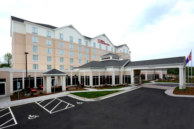 Images Hilton Garden Inn Greensboro Airport
