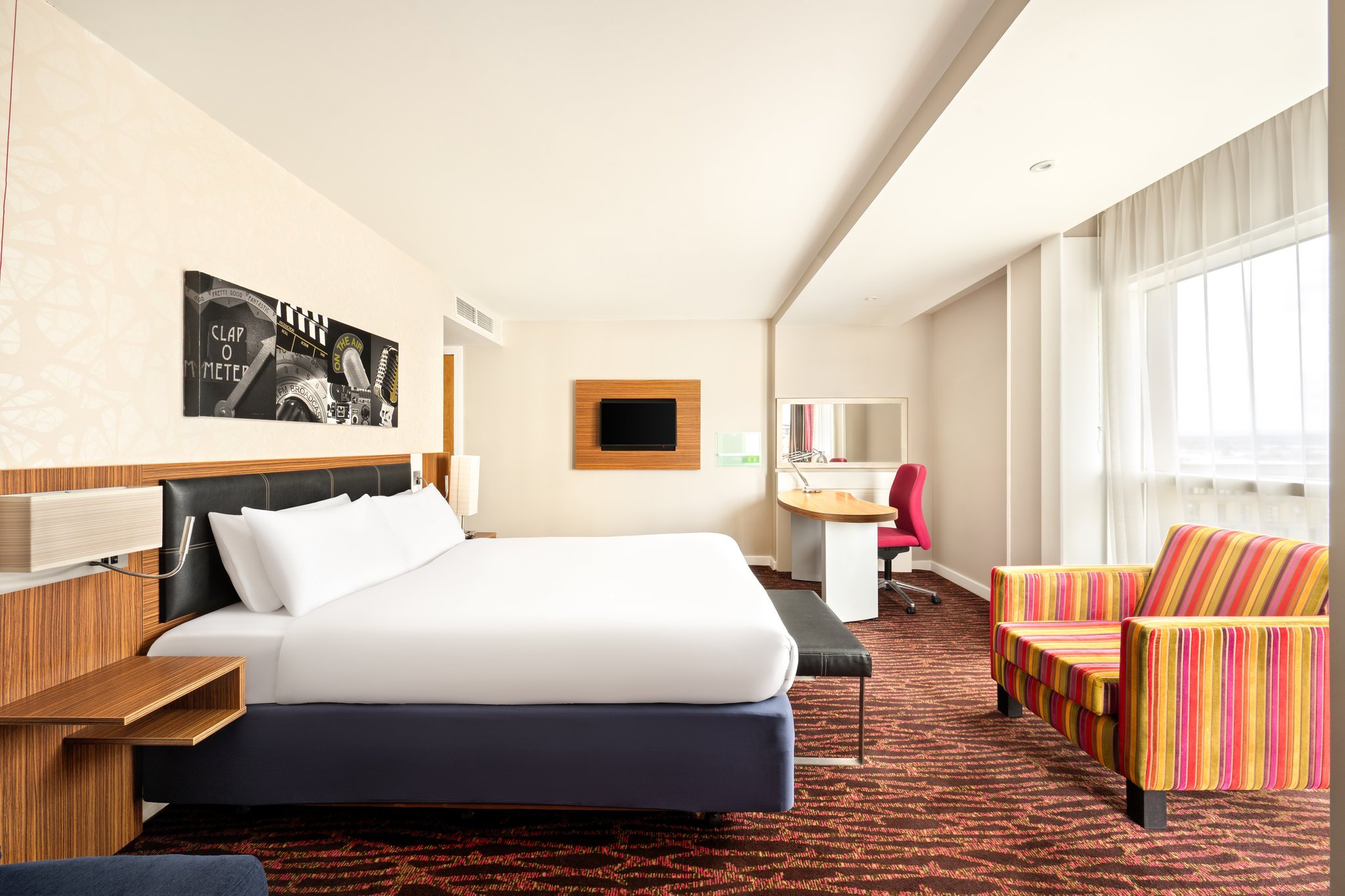 Images Holiday Inn Manchester - Mediacityuk by IHG