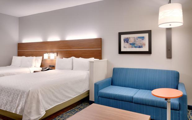 Images Holiday Inn Express & Suites Gainesville I-75 by IHG
