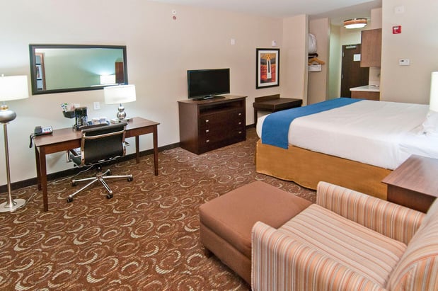 Images Holiday Inn Express & Suites San Antonio - Frost Bank Ctr by IHG