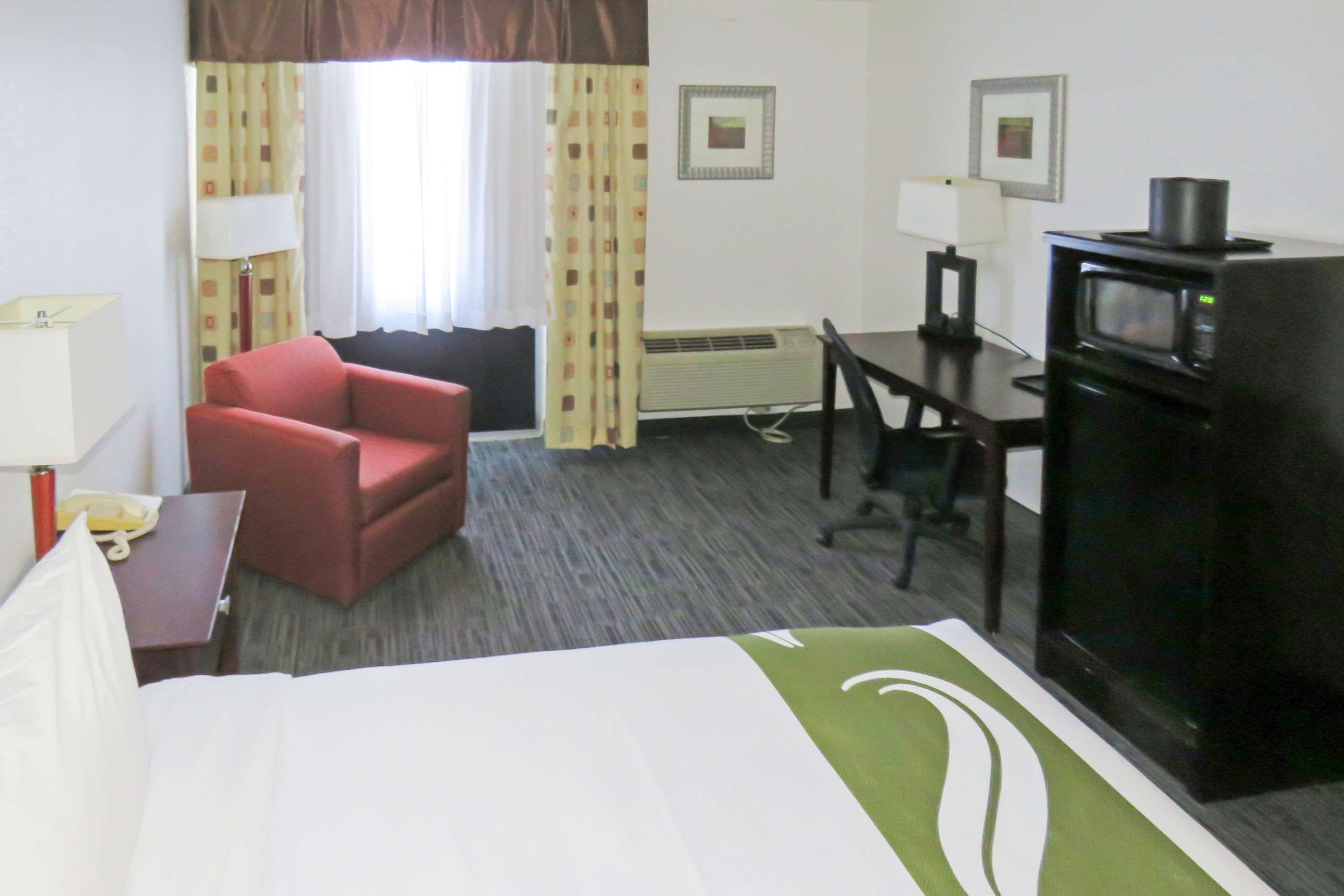 Queen suite