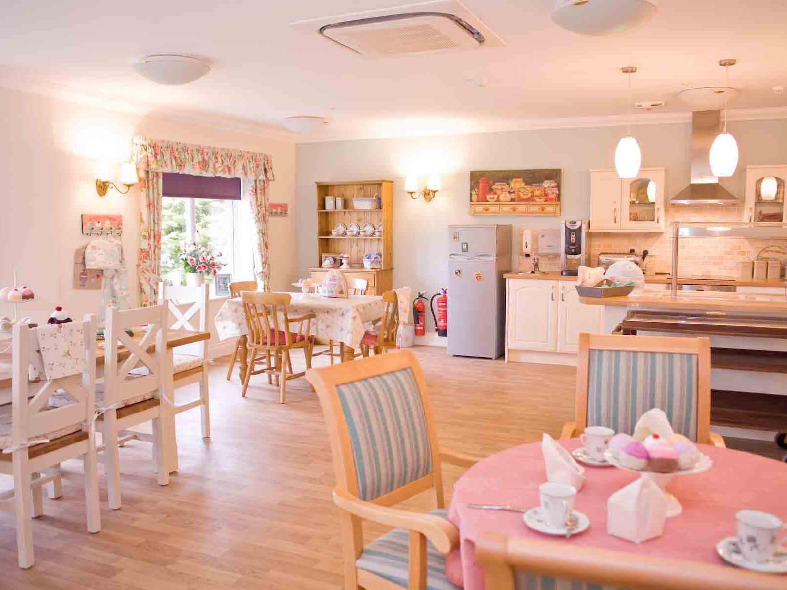 Images Barchester - Cheshire Grange Care Home