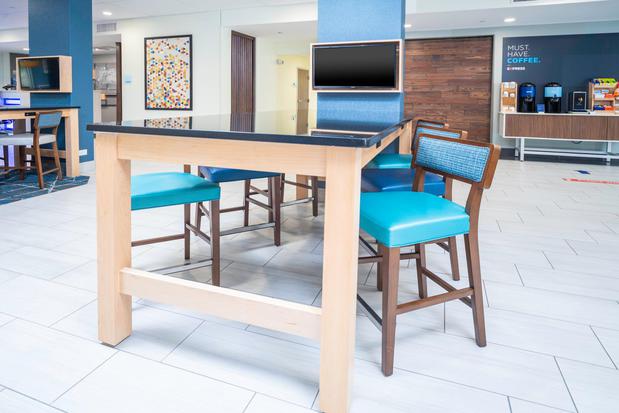 Images Holiday Inn Express & Suites Brevard – City Center by IHG