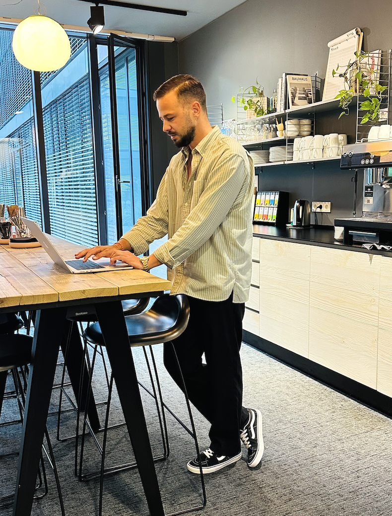 SearchWelt24 | SEO & Google ADS Agentur, Lautenschlagerstraße 23 a in Stuttgart