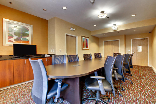 Images Holiday Inn Express & Suites Jacksonville South - I-295, an IHG Hotel