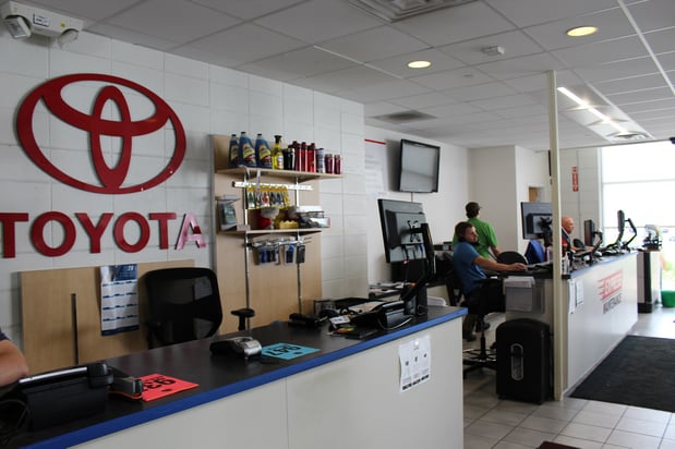 Images Russ Darrow Toyota Service Center