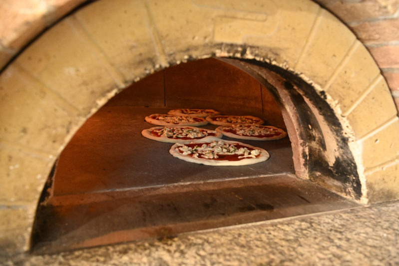 Images Pizzeria Ristorante Divina Pizza