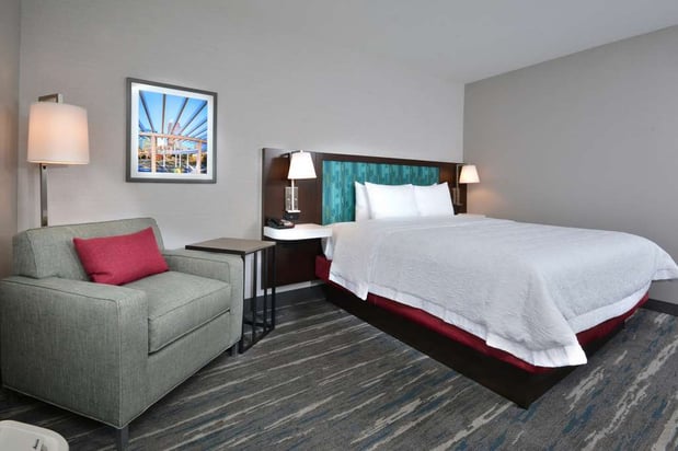 Images Hampton Inn & Suites by Hilton Charlotte North I 485