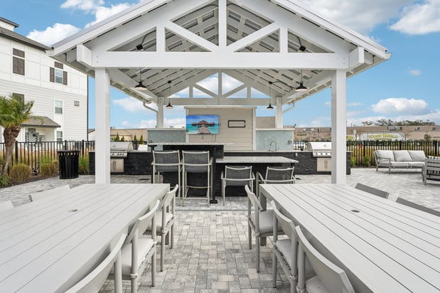 Images Story Lake Gibson | Luxury Apartment Homes