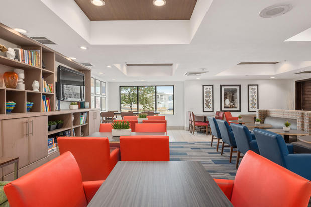 Images Holiday Inn Express & Suites Salt Lake City West Valley, an IHG Hotel