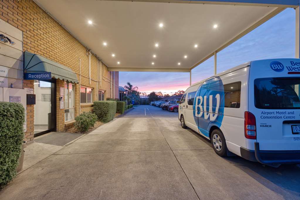Free 24 Hour Shuttle Bus Best Western Airport Motel And Convention Centre Attwood (03) 9333 2200