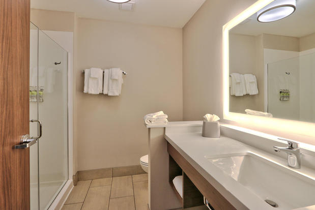 Images Holiday Inn Express & Suites Albuquerque East by IHG