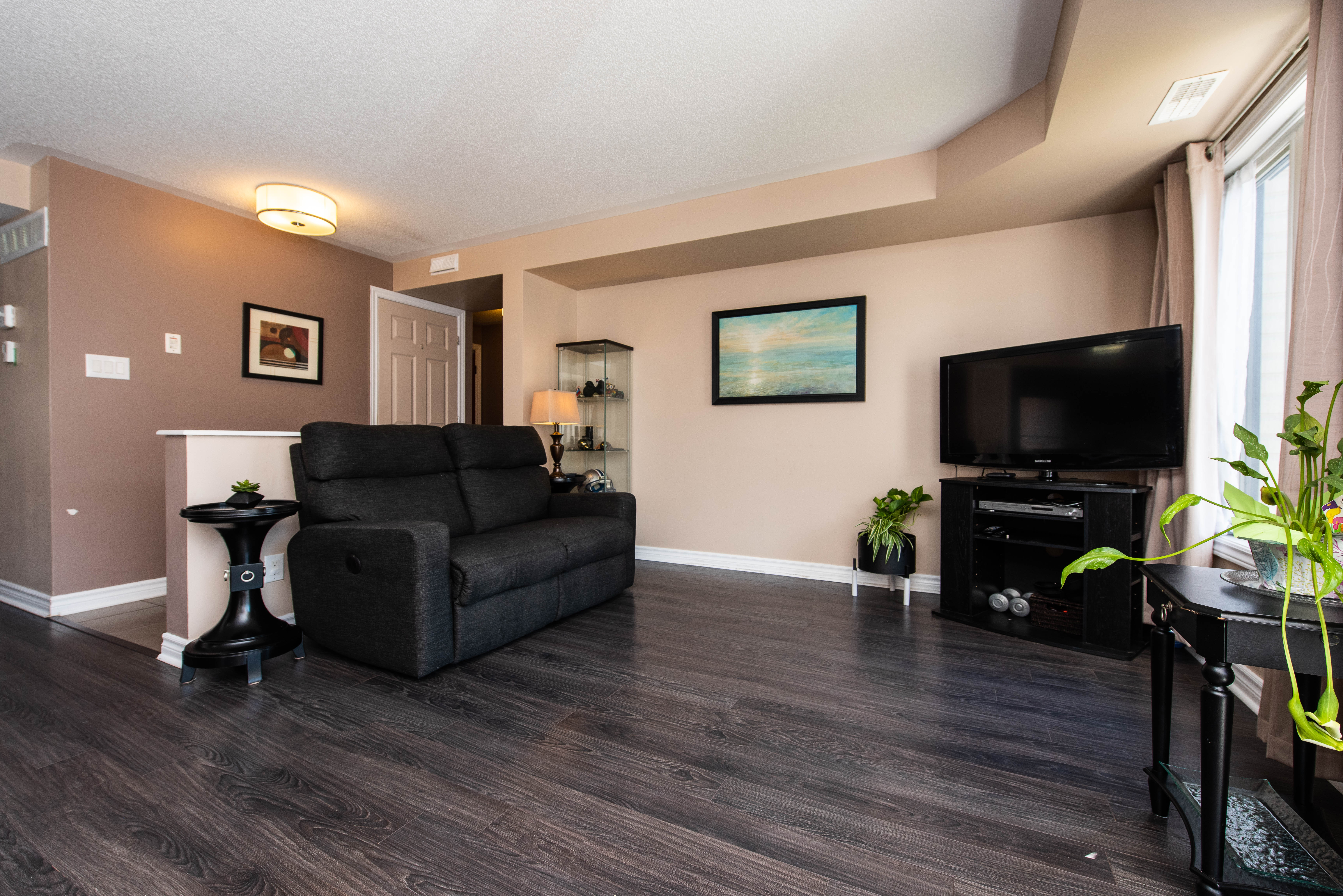 Images Leif Olson - Ottawa Real Estate Agent - Hamre Team RE/MAX Affiliates