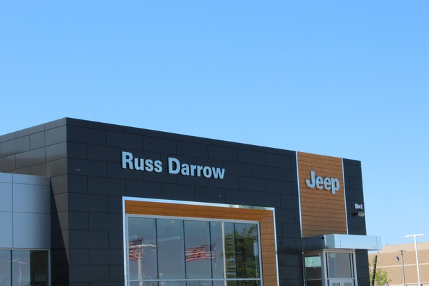 Images Russ Darrow Chrysler Dodge Jeep RAM Milwaukee Service Center
