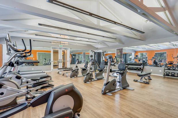 Images Mission Pointe by Windsor Apartments