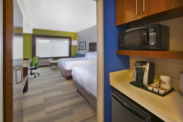 Images Holiday Inn Express & Suites South Hill, an IHG Hotel