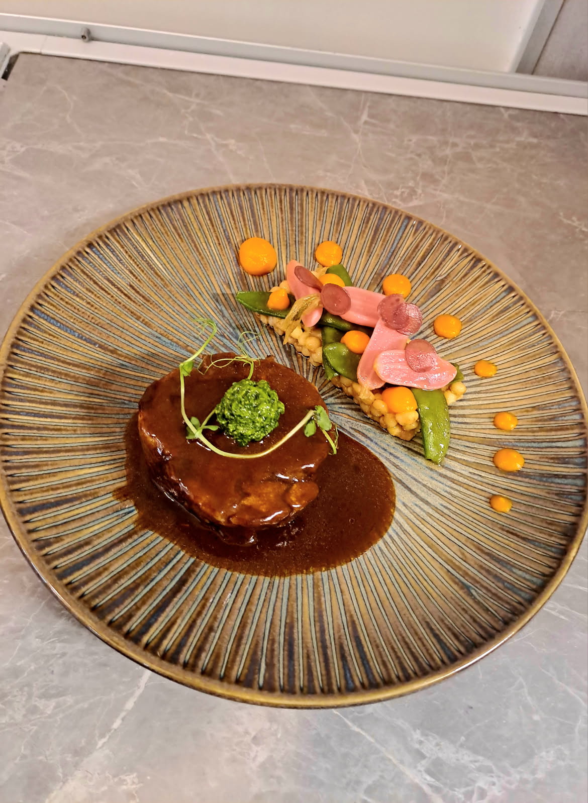 L'épaule d'Agneau, fregola sarda et petits légumes L'épaule d'Agneau, fregola sarda et petits légumes
