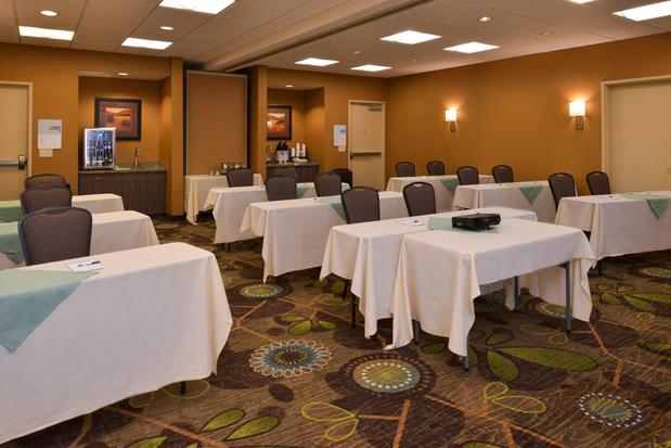 Images Holiday Inn Express & Suites Pocatello by IHG