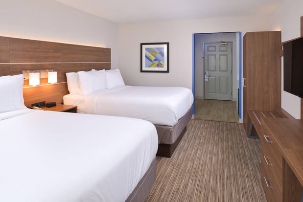 Images Holiday Inn Express & Suites Omaha - 120th And Maple by IHG