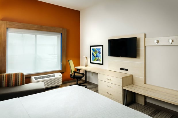 Images Holiday Inn Express & Suites Medford by IHG