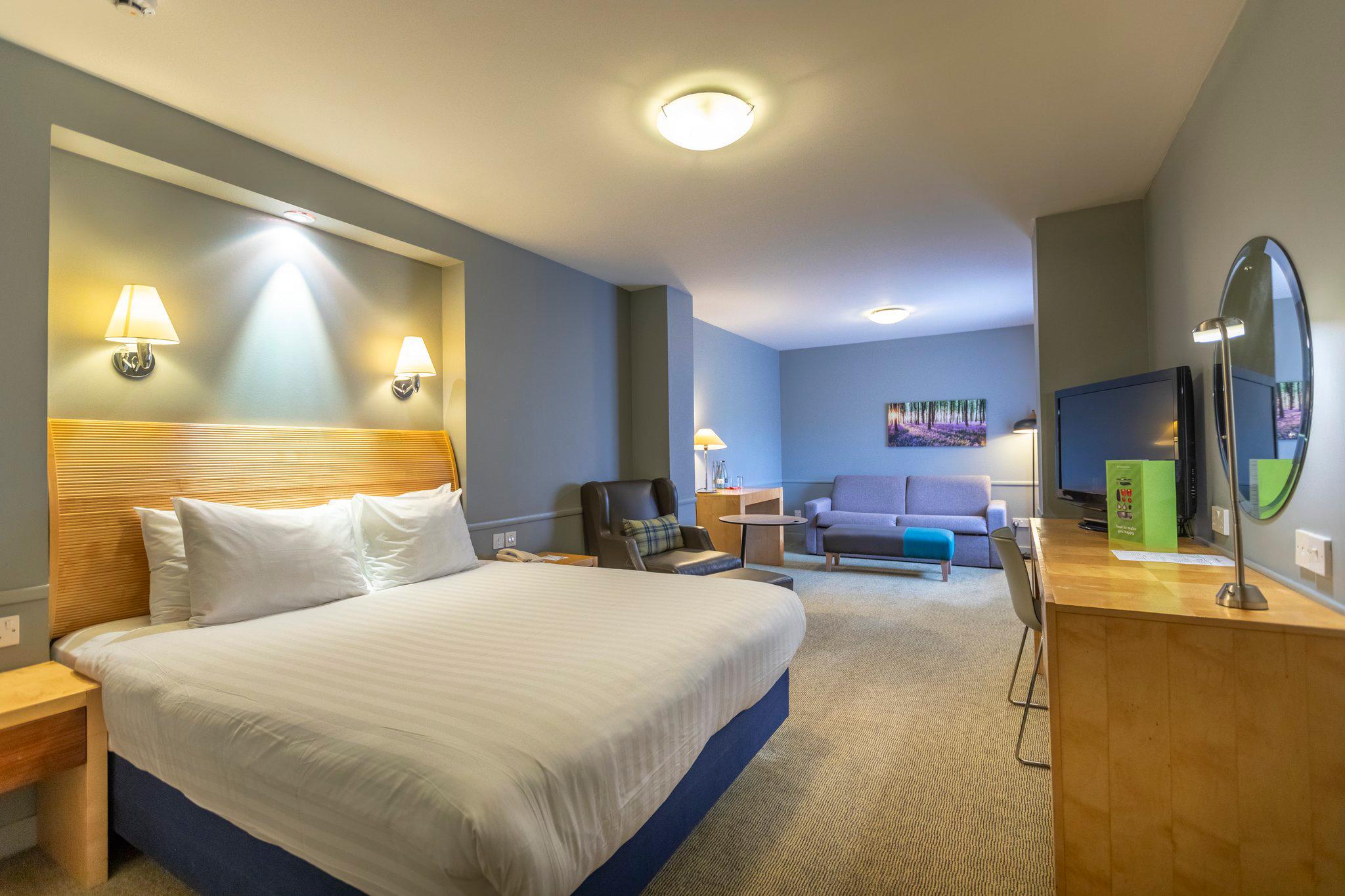 Images Holiday Inn Guildford, an IHG Hotel