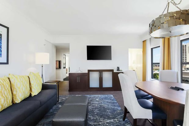 Images Hampton Inn & Suites Austin Downtown