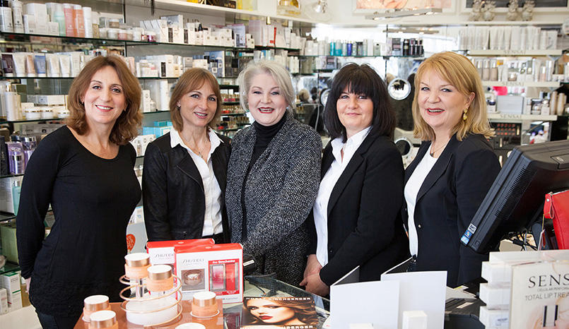 Parfümerie - Kosmetikstudio Flair, Bahnhofplatz 9 in Gauting