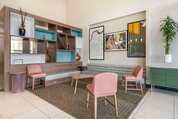 Images Holiday Inn Louisville Airport South by IHG