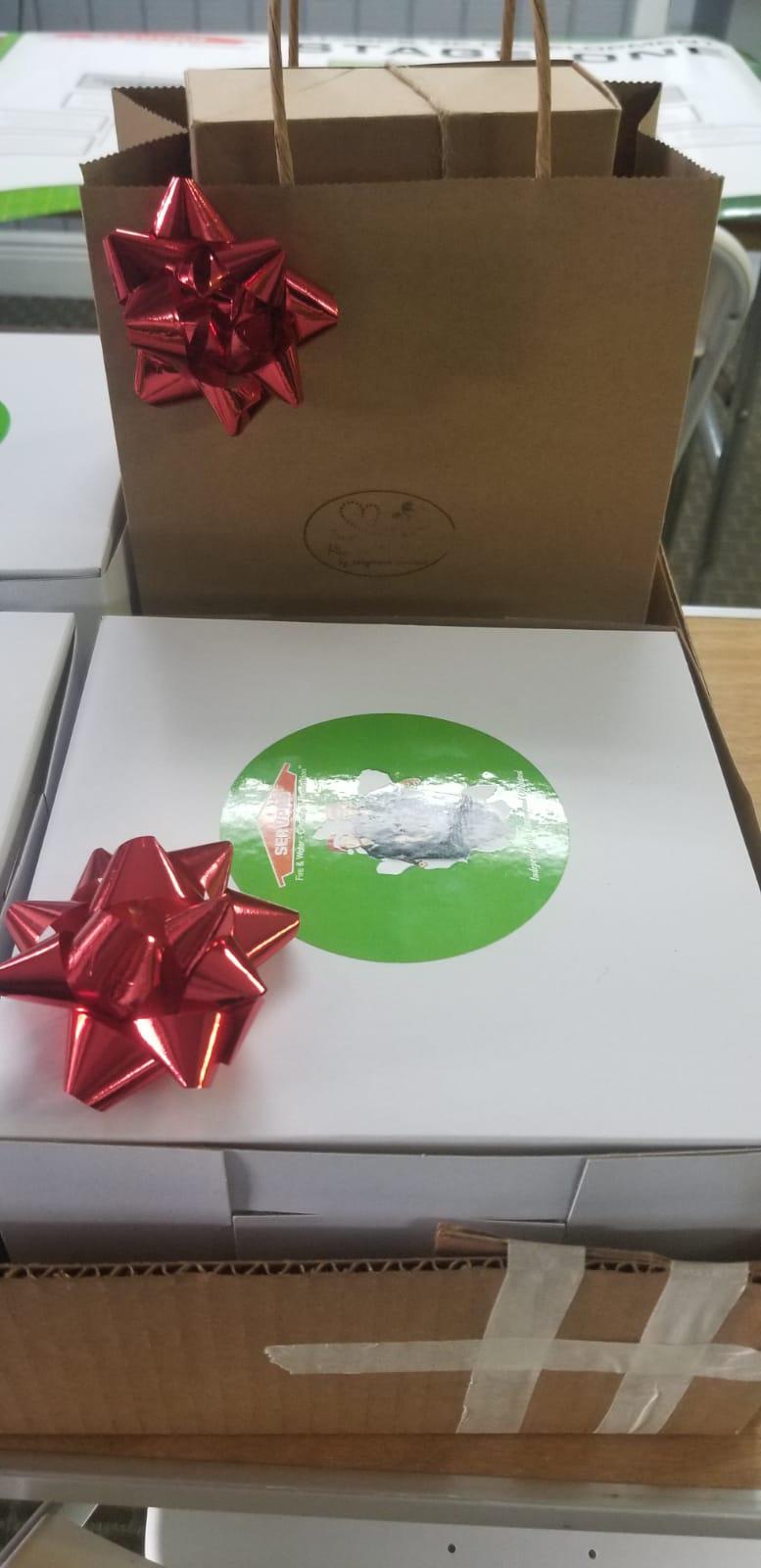 It pays off to be one of our customers! 😉What's in the box you ask? Cheesecake Christmas Presents to our amazing clients!