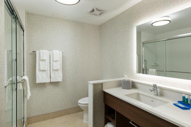 Images Holiday Inn Express Visalia - Sequoia Gateway Area by IHG