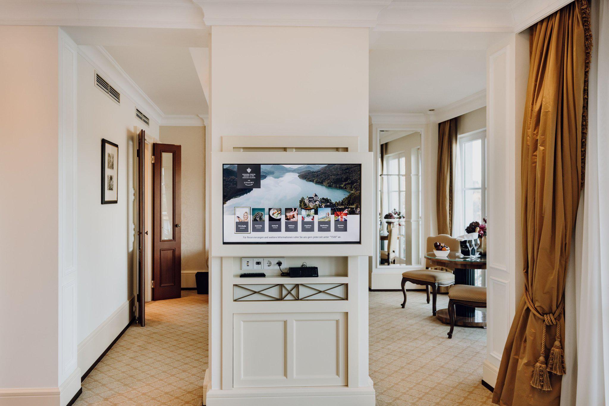 Schloss Fuschl, a Luxury Collection Resort & Spa, Fuschlsee-Salzburg, Schloss Strasse 19 in Hof Bei Salzburg