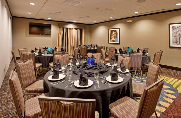 Images Holiday Inn Express & Suites St. Joseph by IHG