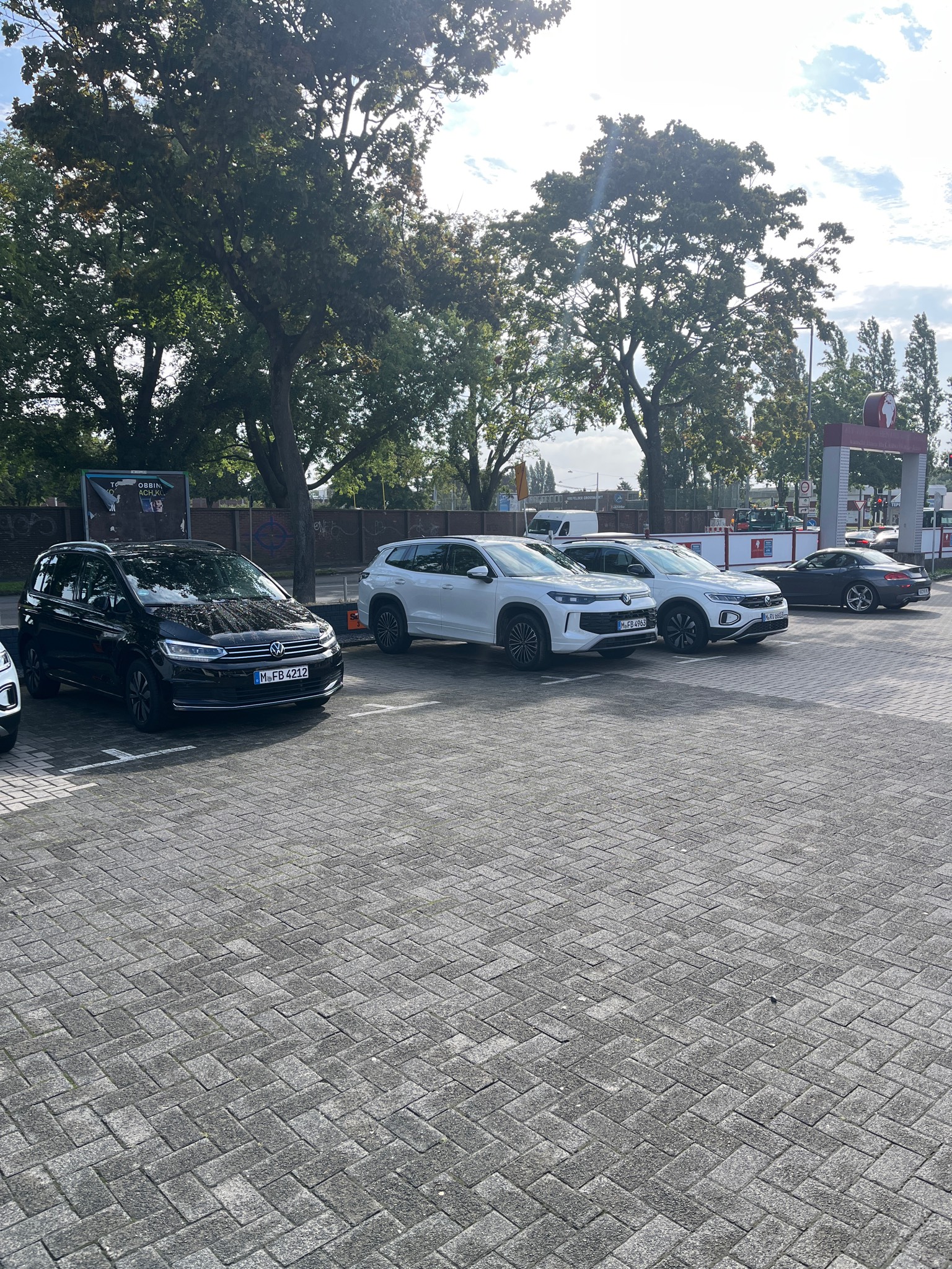 SIXT Autovermietung Krefeld, Sproedentalstr. 4 in Krefeld