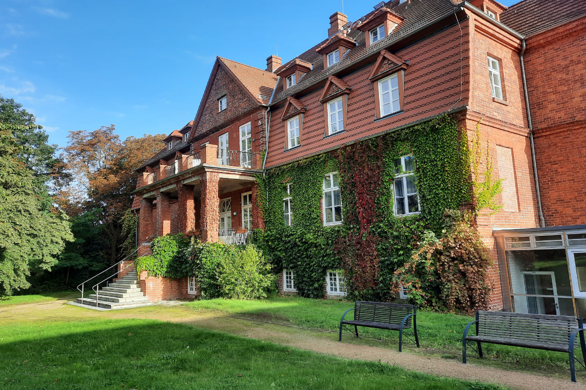 CURATA Seniorenheim am Park, Lindenallee 36 in Alt-Schwerin